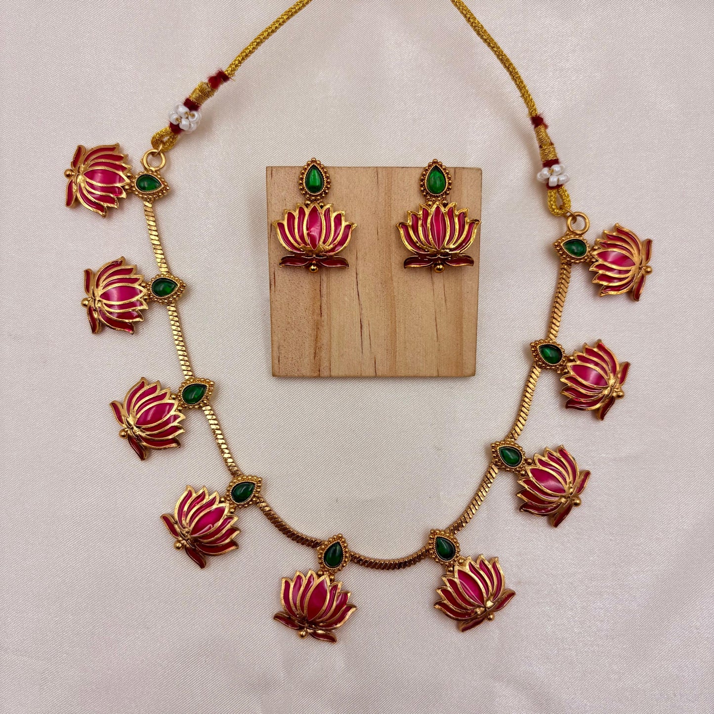 🌸 Lotus Blossom Necklace Set – Handcrafted Elegance